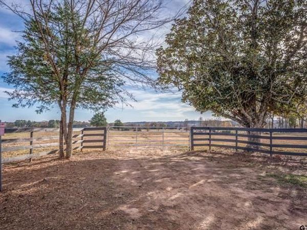 3250 FM 22 , Jacksonville, TX 75766