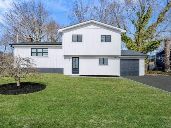 28 Nadel Drive, Riverhead, NY 11901