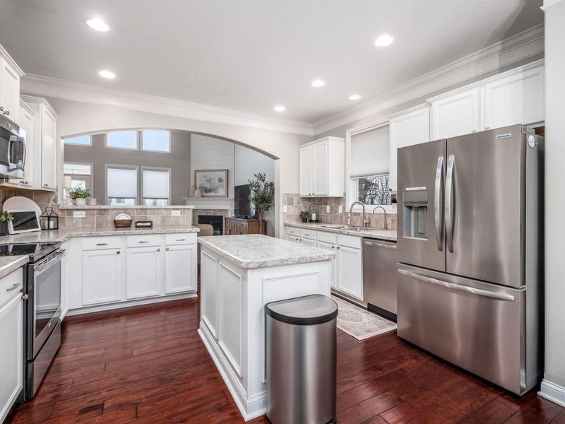 954 Kentucky Circle , Marysville, OH 43040 Photo 4