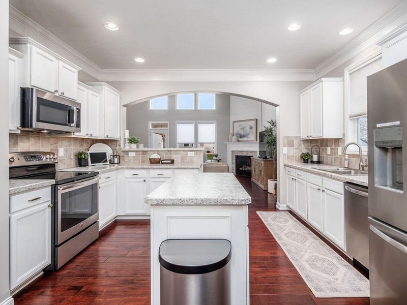 954 Kentucky Circle , Marysville, OH 43040 Photo 5