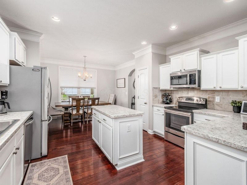 954 Kentucky Circle , Marysville, OH 43040 Photo 7