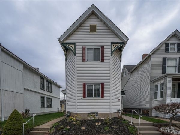 28 Penn Ave, Irwin, PA 15642