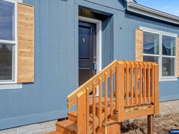 212 N Santiam Hwy SE, Gates, OR 97346