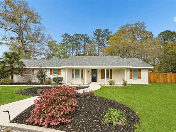 1551 LABARRE Street , Mandeville, LA 70448