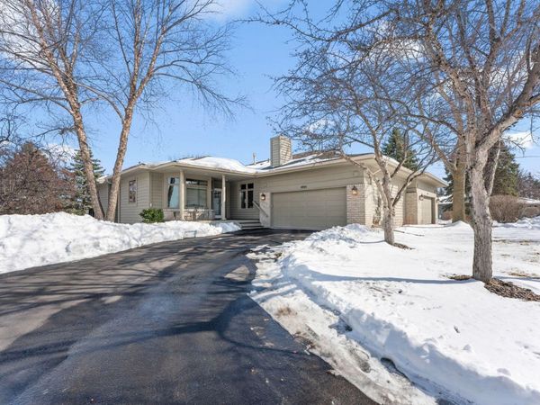 8945 Hilloway Road, Eden Prairie, MN 55347