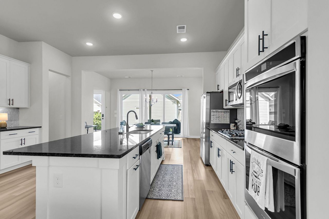 608 Blueway Avenue Photo 14