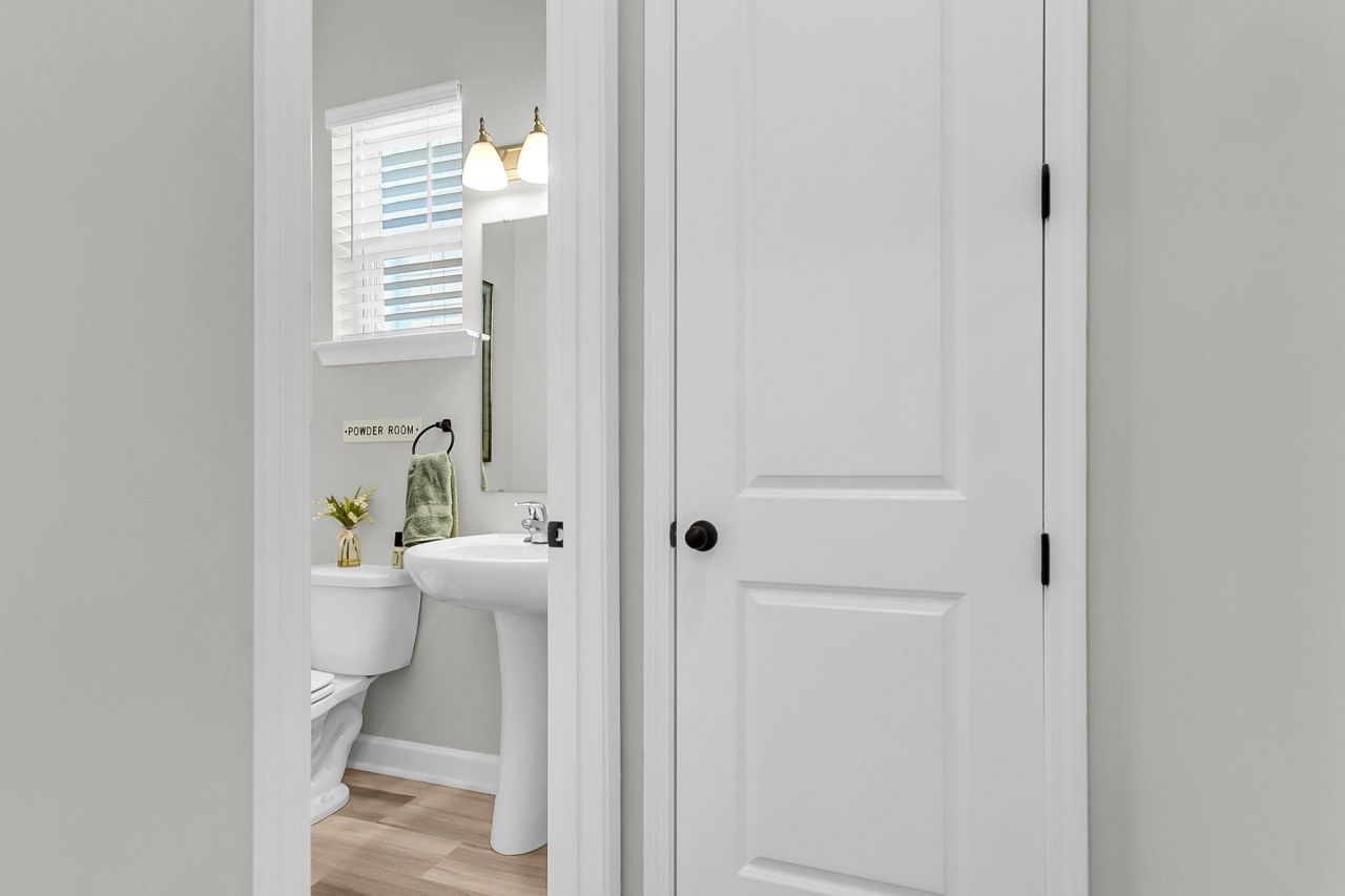 608 Blueway Avenue Photo 22