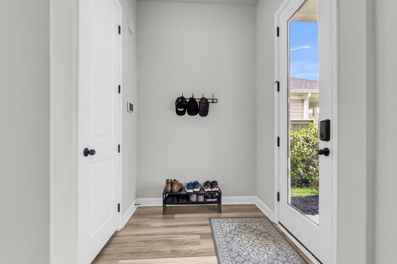 608 Blueway Avenue Photo 24