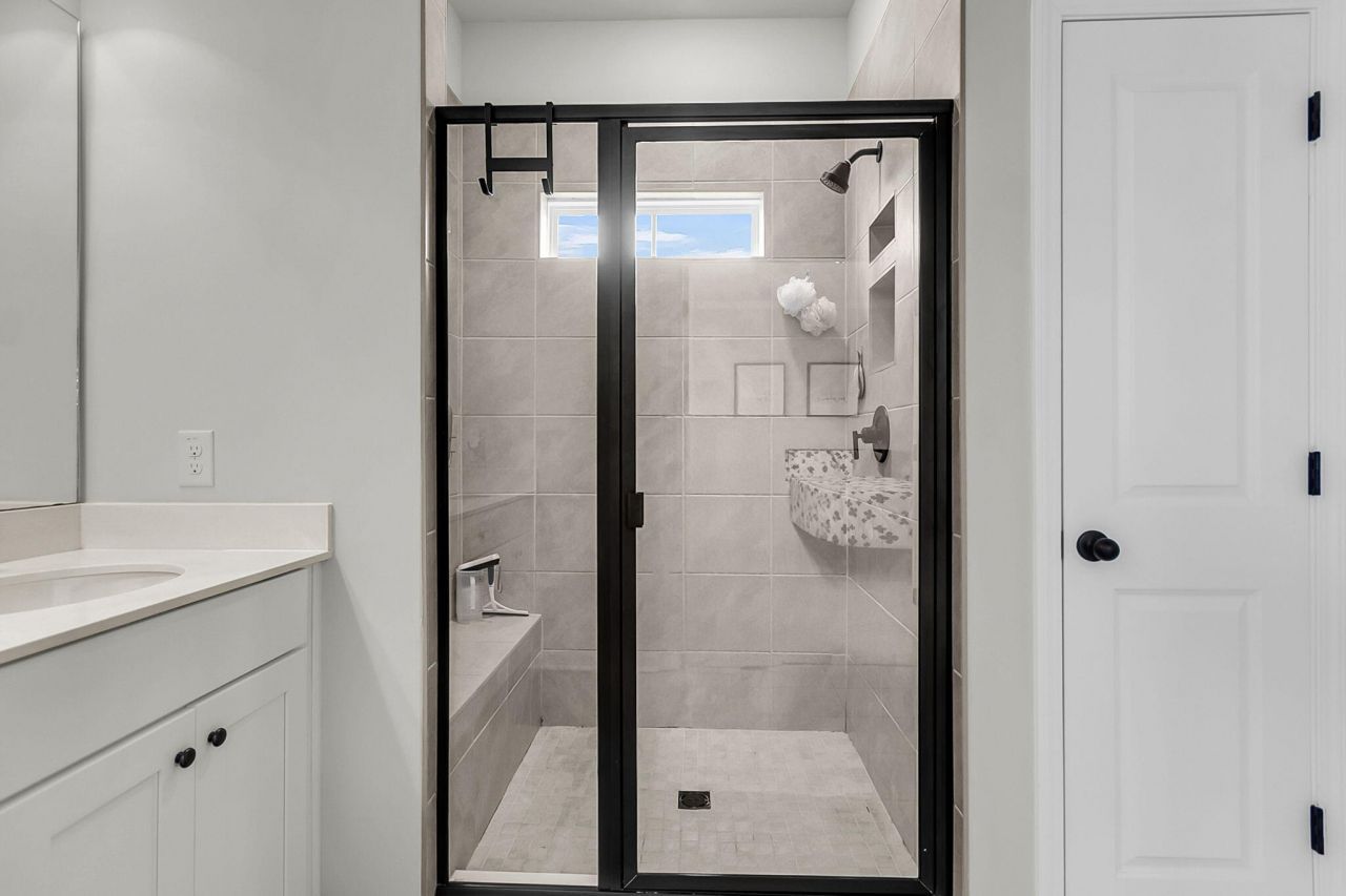 608 Blueway Avenue Photo 39