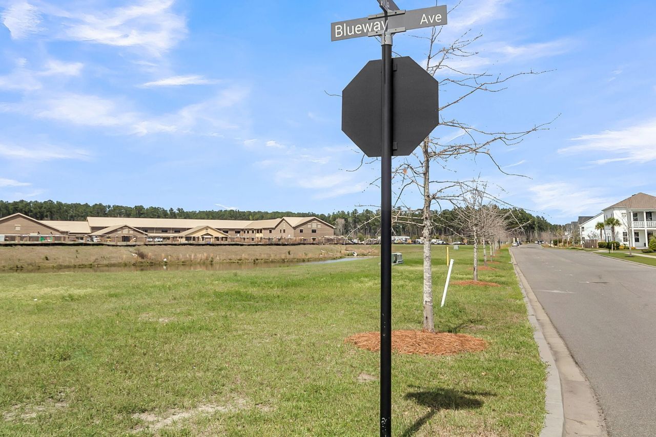 608 Blueway Avenue Photo 44