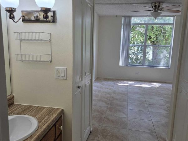 3750 Inverrary Drive, Unit 2f, Lauderhill, FL 33319