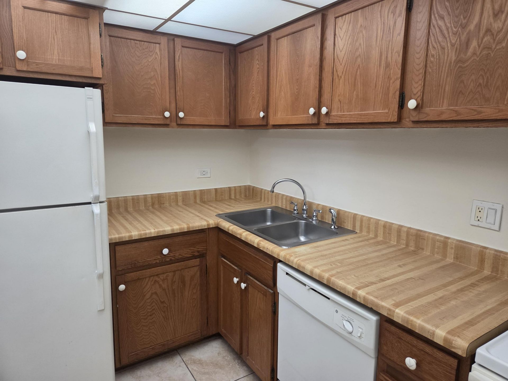 3750 Inverrary Drive, Unit 2f, Lauderhill, FL 33319 Photo