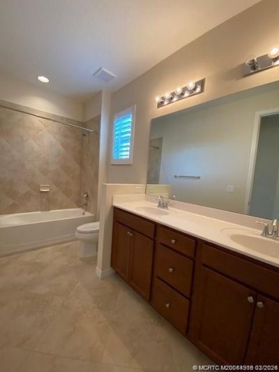 566 SW Glen Crest Way, Stuart, FL 34997 Photo