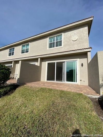 566 SW Glen Crest Way, Stuart, FL 34997 Photo