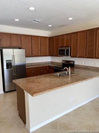 566 SW Glen Crest Way, Stuart, FL 34997 Photo