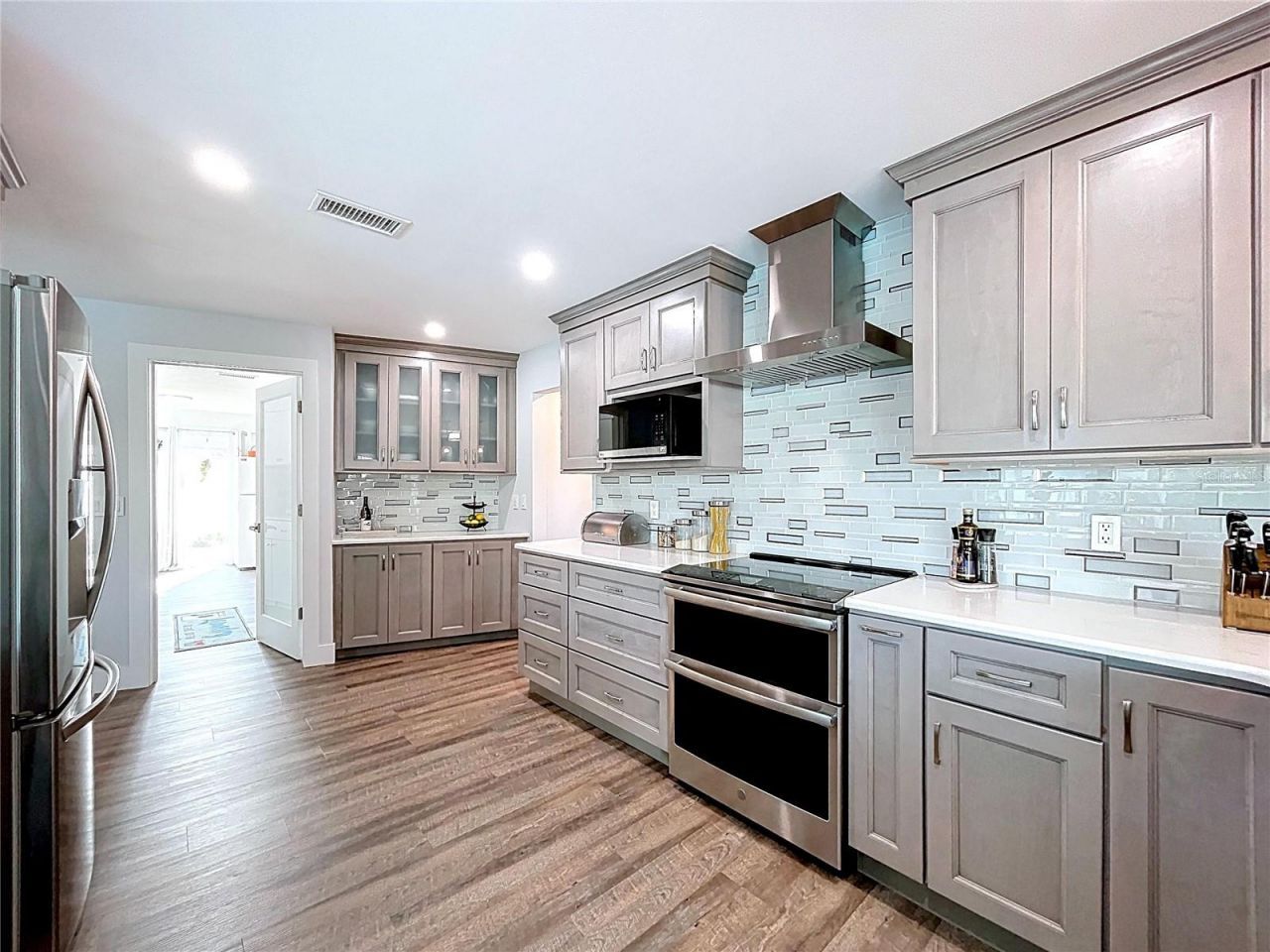 13879 Kimberly Drive, Largo, FL 33774 Photo