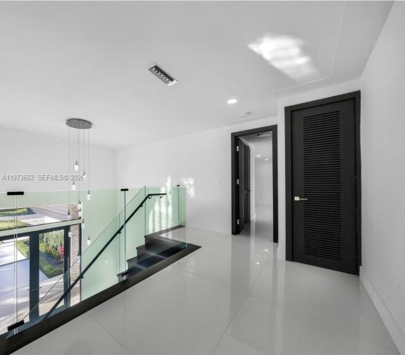 406 Holiday Dr , Hallandale Beach, FL 33009 Photo