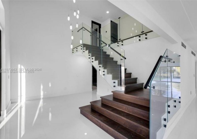 406 Holiday Dr , Hallandale Beach, FL 33009 Photo