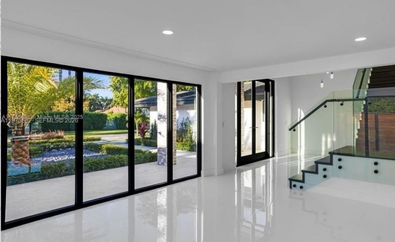 406 Holiday Dr , Hallandale Beach, FL 33009 Photo