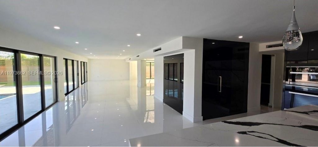 406 Holiday Dr , Hallandale Beach, FL 33009 Photo