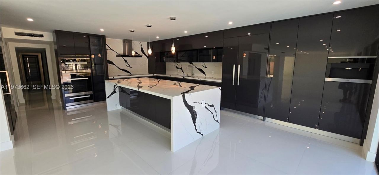 406 Holiday Dr , Hallandale Beach, FL 33009 Photo