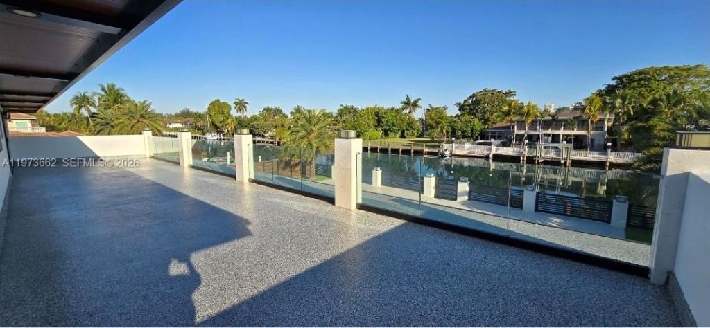 406 Holiday Dr , Hallandale Beach, FL 33009 Photo