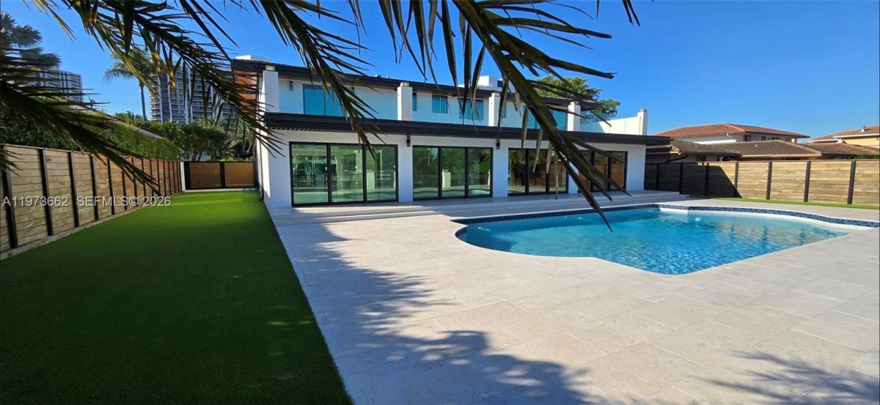 406 Holiday Dr , Hallandale Beach, FL 33009 Photo