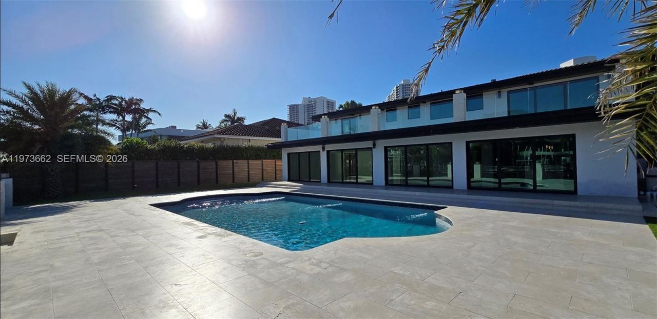 406 Holiday Dr , Hallandale Beach, FL 33009 Photo