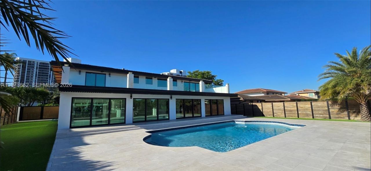 406 Holiday Dr , Hallandale Beach, FL 33009 Photo