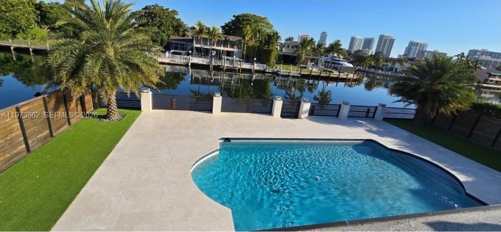 406 Holiday Dr , Hallandale Beach, FL 33009 Photo