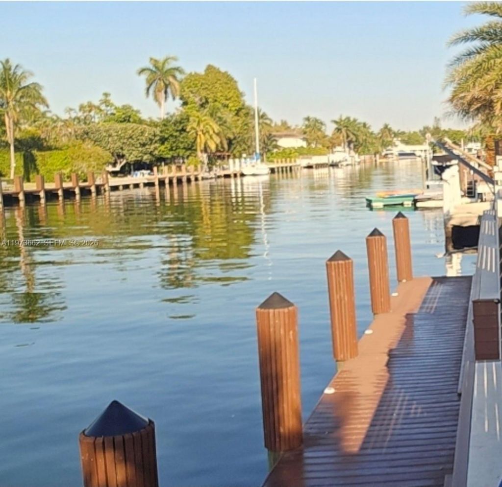 406 Holiday Dr , Hallandale Beach, FL 33009 Photo