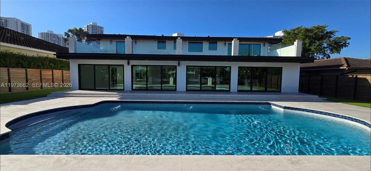 406 Holiday Dr , Hallandale Beach, FL 33009 Photo