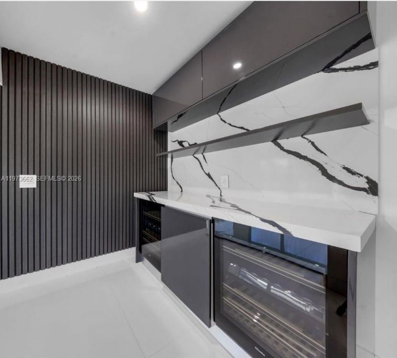 406 Holiday Dr , Hallandale Beach, FL 33009 Photo