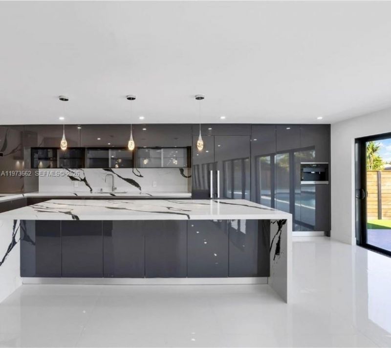 406 Holiday Dr , Hallandale Beach, FL 33009 Photo