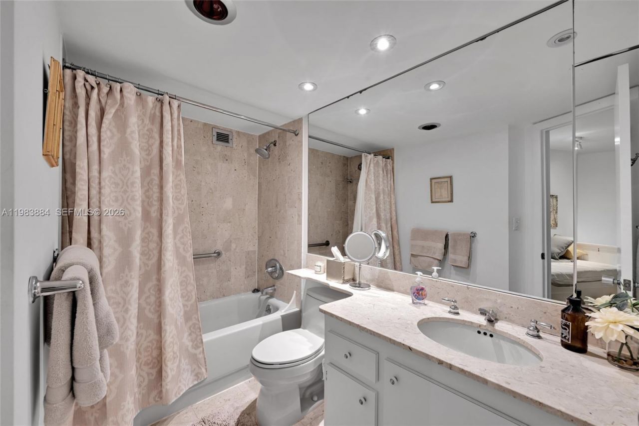 1111 Crandon Blvd, Unit C504, Key Biscayne, FL 33149 Photo