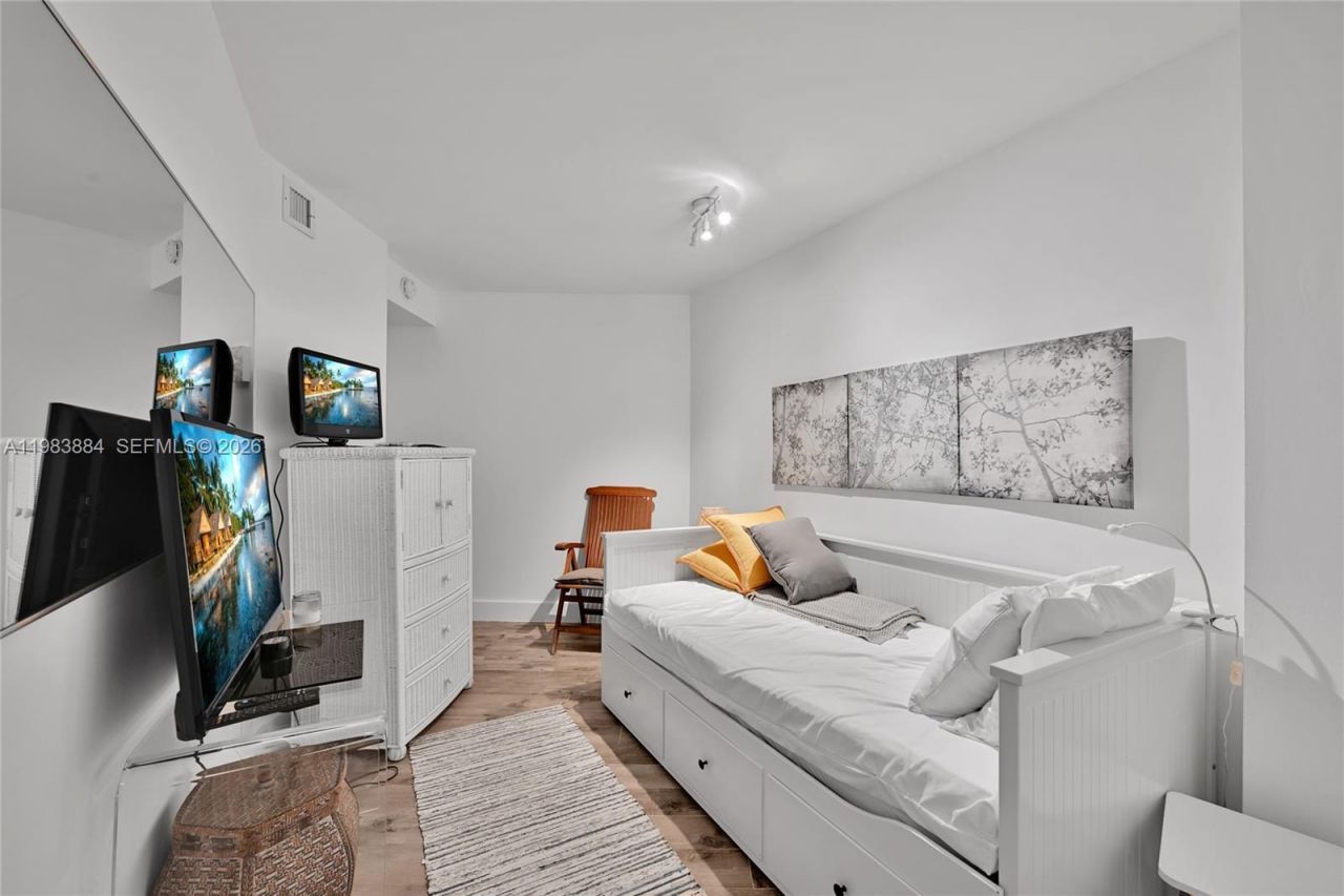 1111 Crandon Blvd, Unit C504, Key Biscayne, FL 33149 Photo