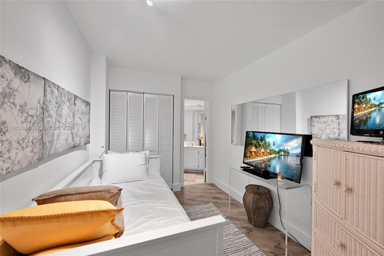 1111 Crandon Blvd, Unit C504, Key Biscayne, FL 33149 Photo