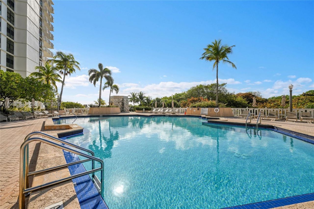 1111 Crandon Blvd, Unit C504, Key Biscayne, FL 33149 Photo