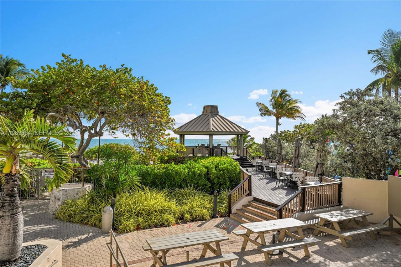 1111 Crandon Blvd, Unit C504, Key Biscayne, FL 33149 Photo