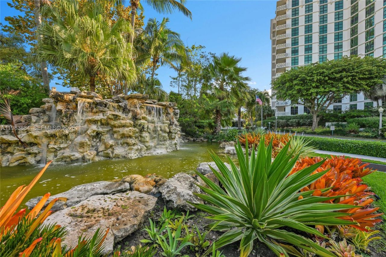 1111 Crandon Blvd, Unit C504, Key Biscayne, FL 33149 Photo