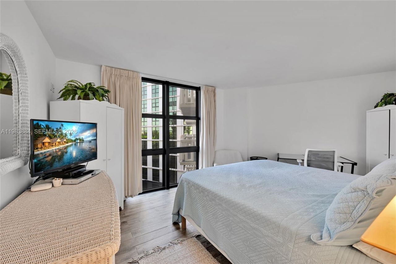 1111 Crandon Blvd, Unit C504, Key Biscayne, FL 33149 Photo