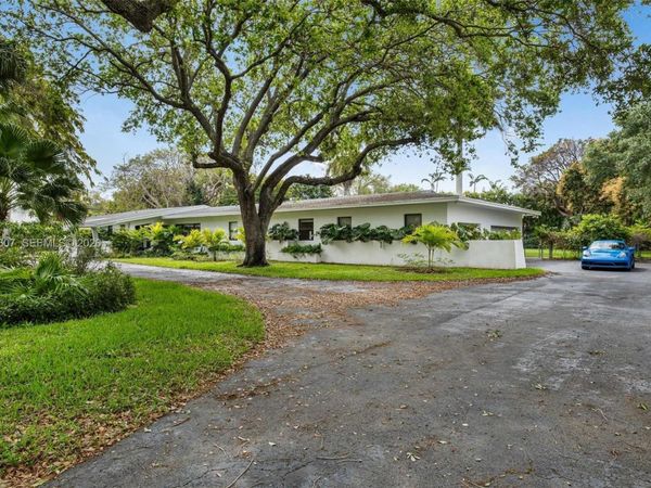 6220 SW 123rd Ter , Pinecrest, FL 33156