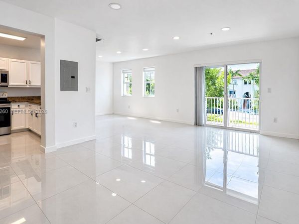 8800 NW 97th Ave, Unit 207, Doral, FL 33178