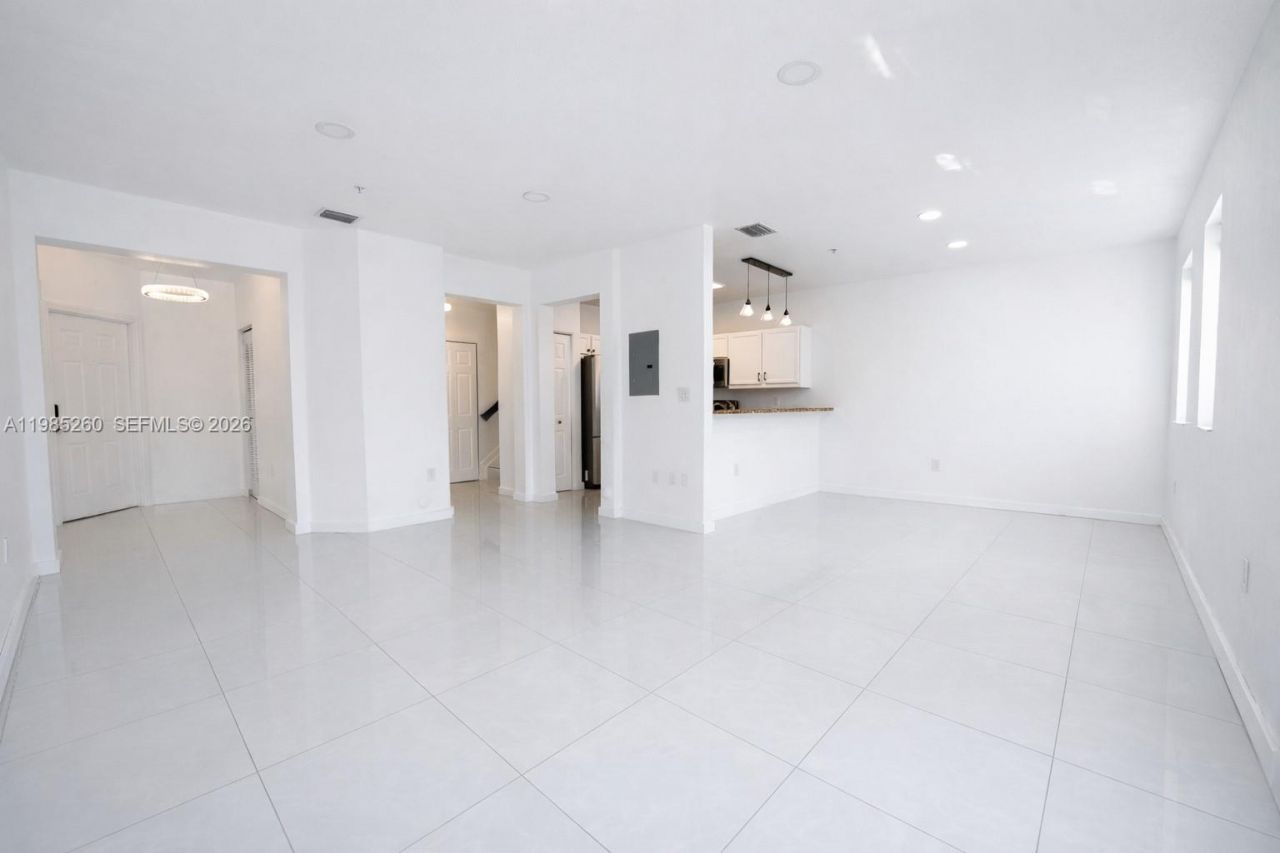 8800 NW 97th Ave, Unit 207, Doral, FL 33178 Photo