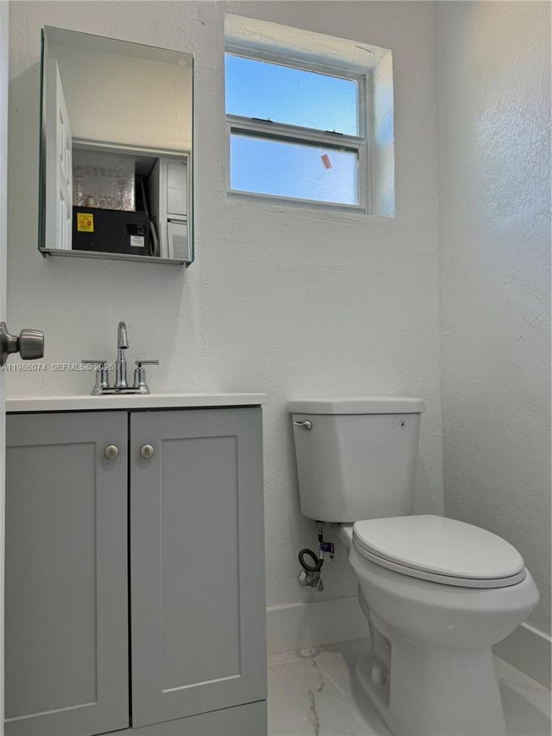 2400 N 57th Way, Hollywood, FL 33021 Photo