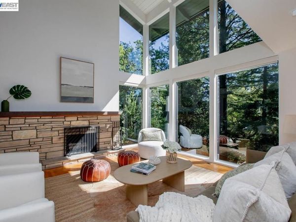 6540 Saroni Dr, Oakland, CA 94611