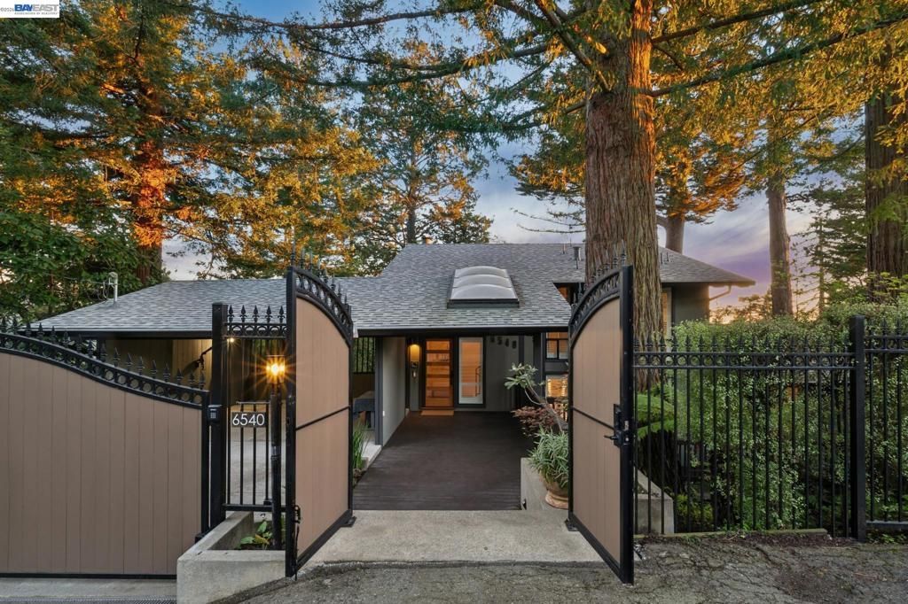 6540 Saroni Dr, Oakland, CA 94611 Main Photo