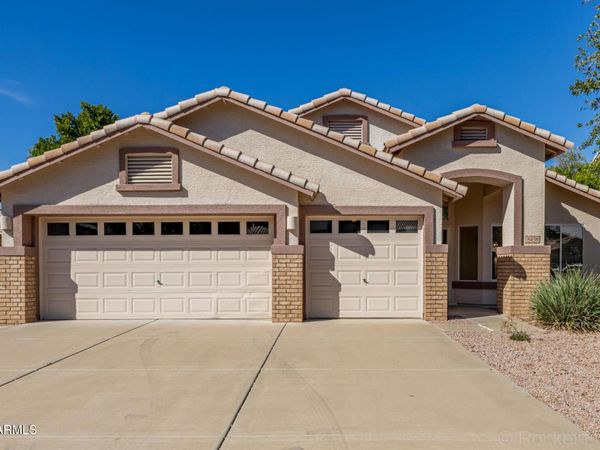 8438 W Paradise Drive, Peoria, AZ 85345