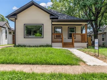920 S Montreal Avenue, Dallas, TX 75208