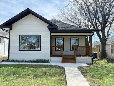 920 S Montreal Avenue, Dallas, TX 75208